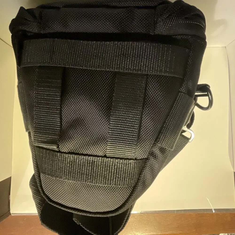 Tamrac Camera Bag Black 5683 SLR DSLR Adjustable Strap Pockets Handle Mint Cond